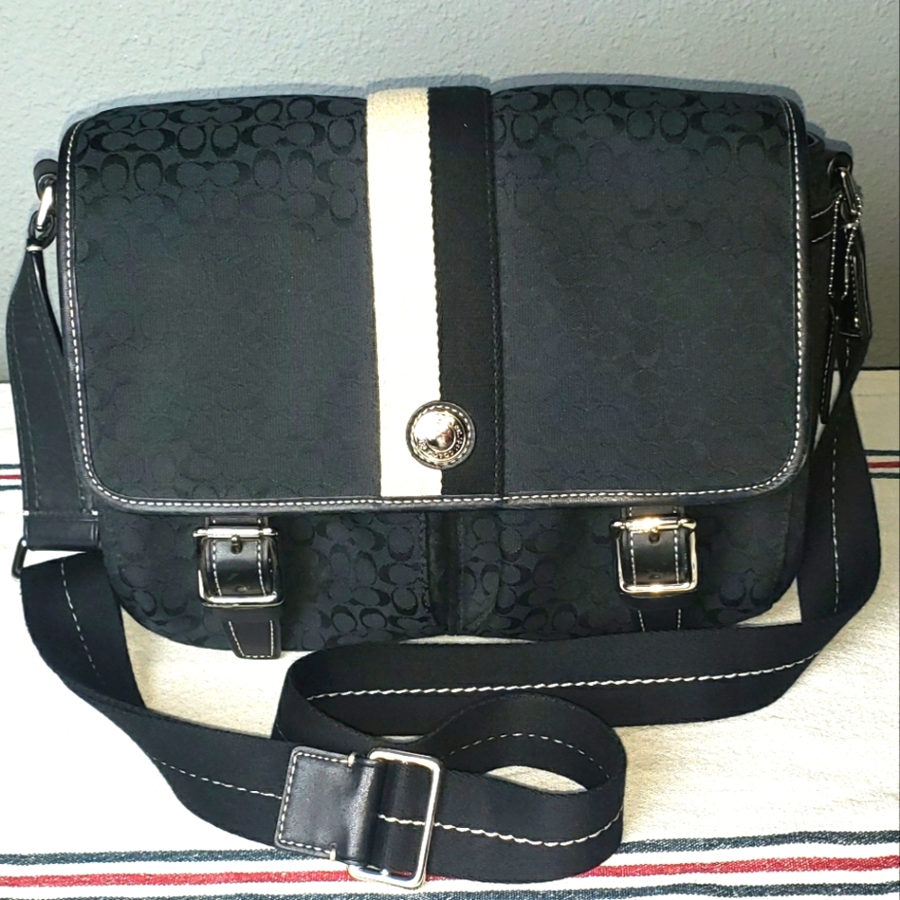 Coach Voyager Signature Messenger Bag